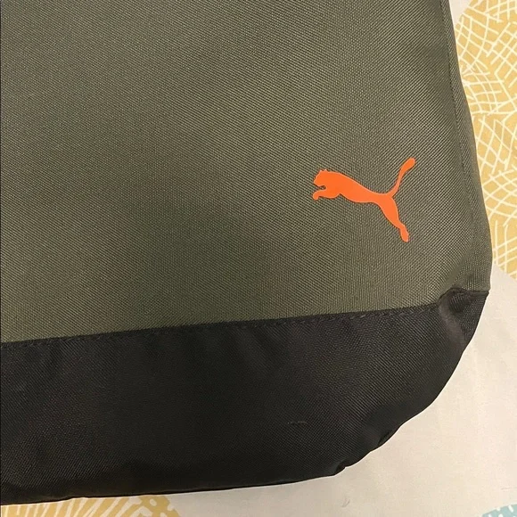 Puma Men's Olive and Black Messenger Bag like new - Picture 6 of 11